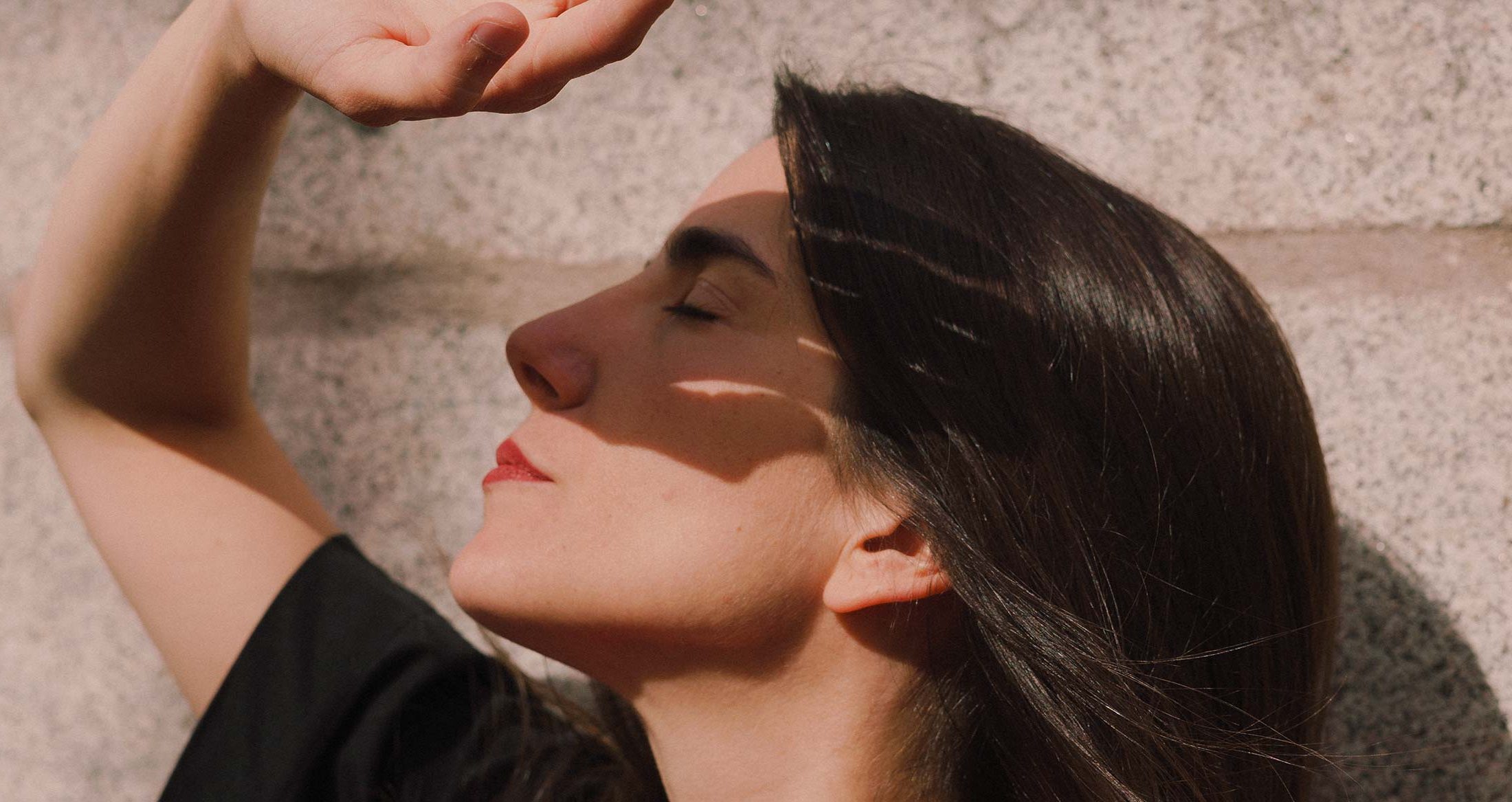 Relajación y bienestar facial en consulta de estética Andrea Jimenez. Tratamientos personalizados de belleza facial y cuidado de la piel para mejorar tu apariencia y confianza.